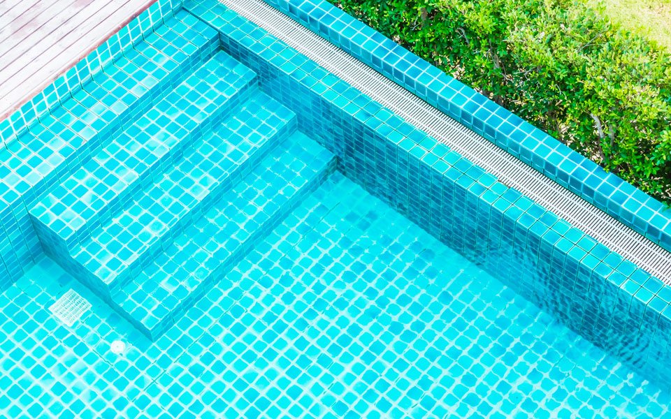 Os benefícios do filtro de areia para piscinas
