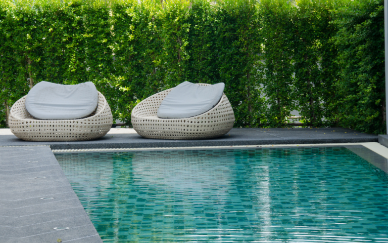 água da piscina cristalina